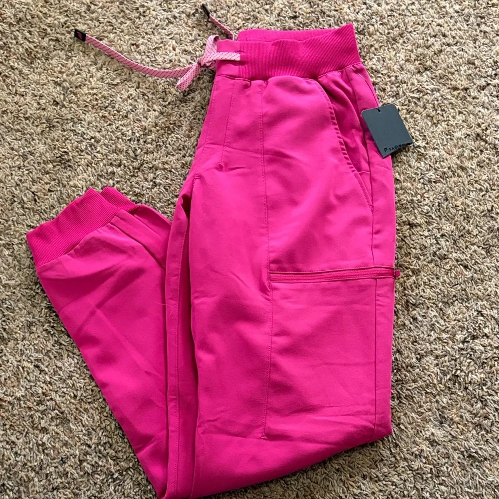Fabletics women’s Jogger scrub pants - Picture 6 of 6